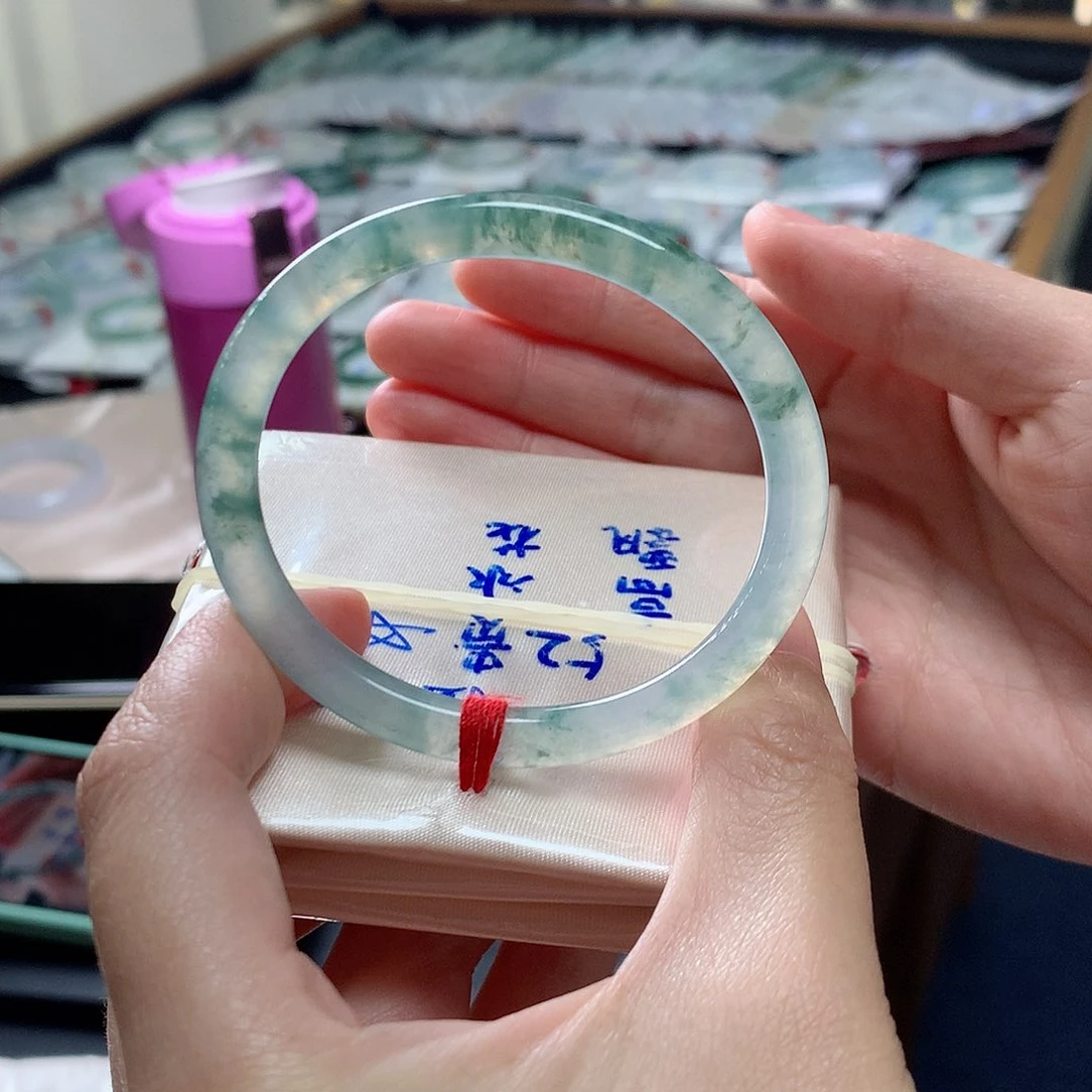 翡翠手镯未镶嵌52贵妃 订金