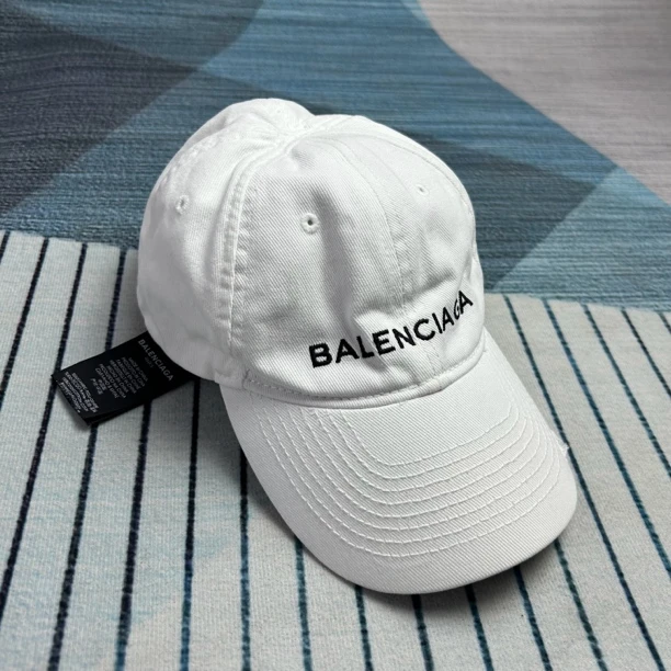 95新 Balenciaga/巴黎世家 白色字母logo鸭舌帽
