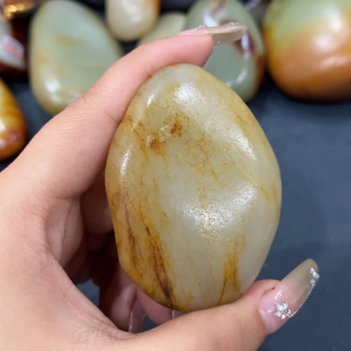 和田玉未镶嵌珠宝奇石