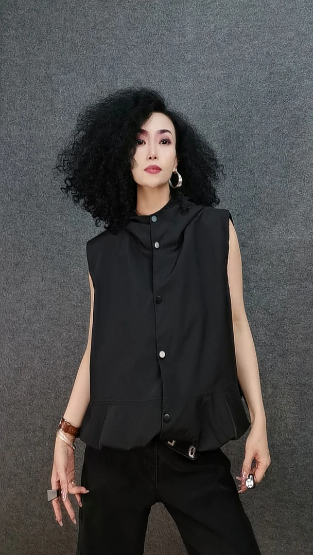 二姐家连帽休闲牛仔无袖单排扣马甲