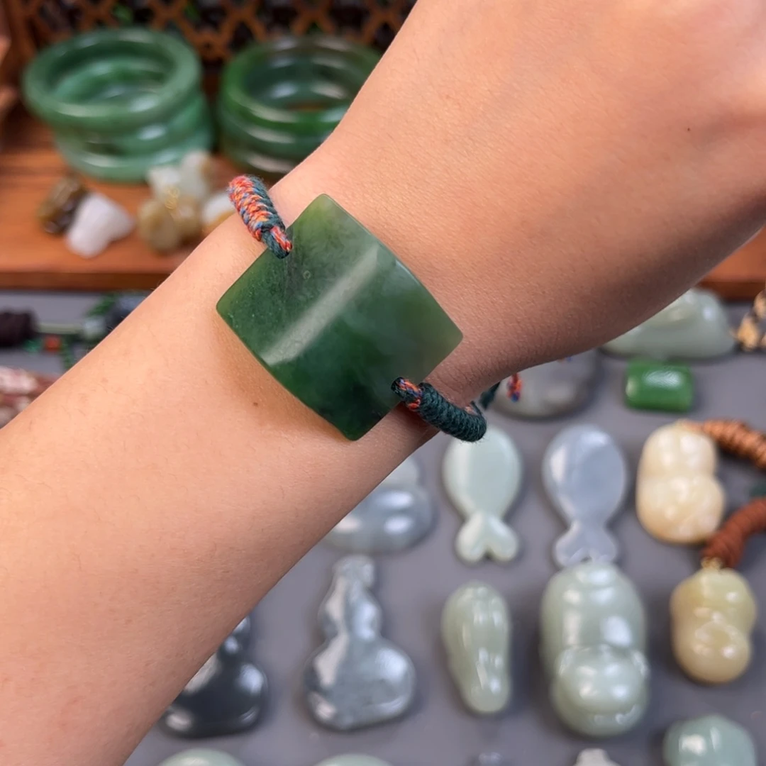 和田玉（糖玉）未镶嵌颈饰