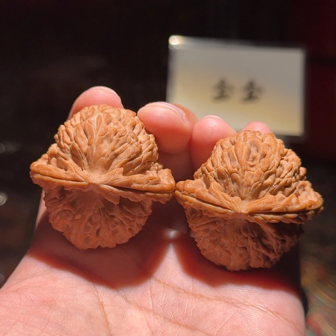 把件核桃1417粗楞球白，尺寸43