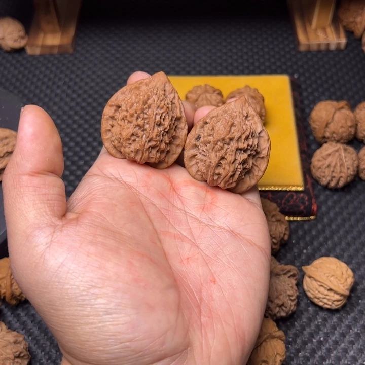 文玩核桃吊坠朱雀