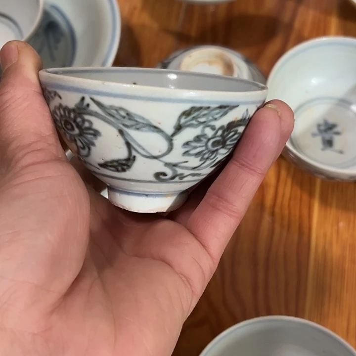 碗用****0青花文饰的一个杯子