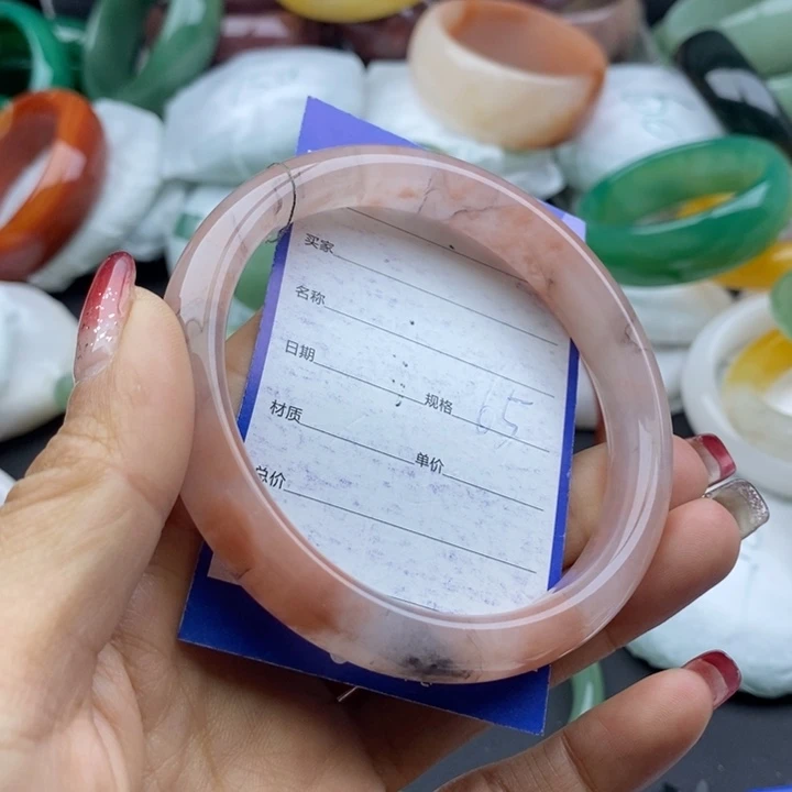 石英质玉手镯未镶嵌