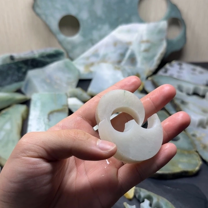 翡翠未镶嵌颈饰纯天然缅甸翡翠