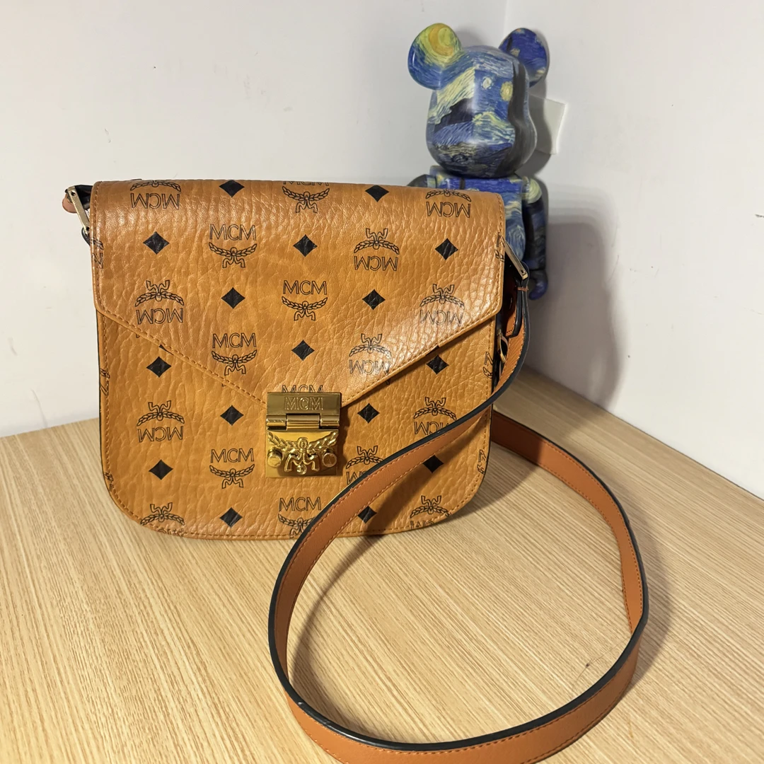 95新 MCM 沈多多/干邑色 马鞍包 mcm