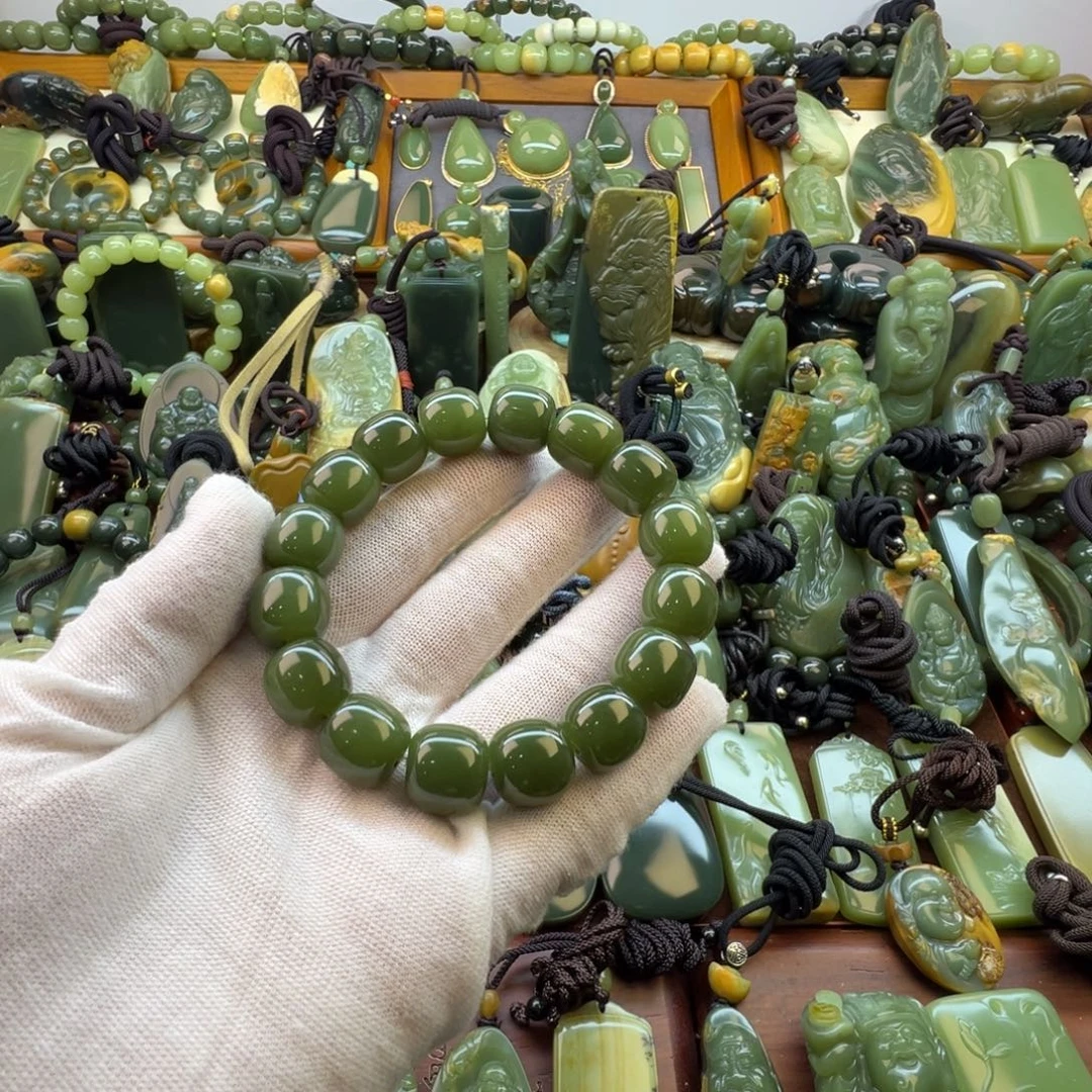 杨***传岫岩老玉（透闪石质玉）未镶嵌手链