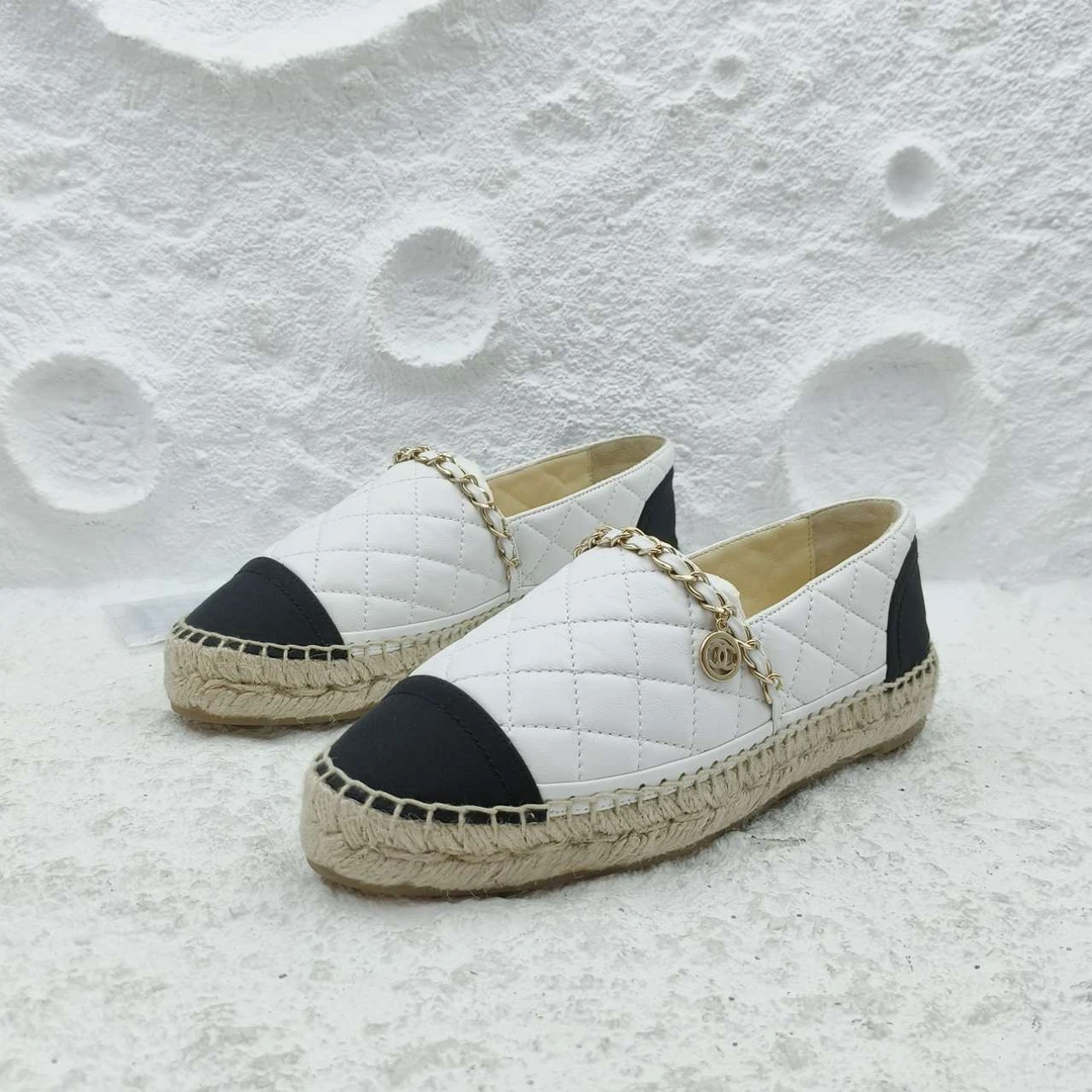 全新未使用 Chanel/香奈儿 36码/白色拼黑色链条渔夫鞋/A2155