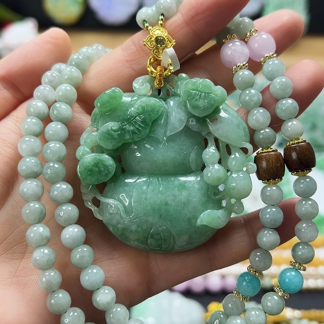 翡翠未镶嵌颈饰吊坠