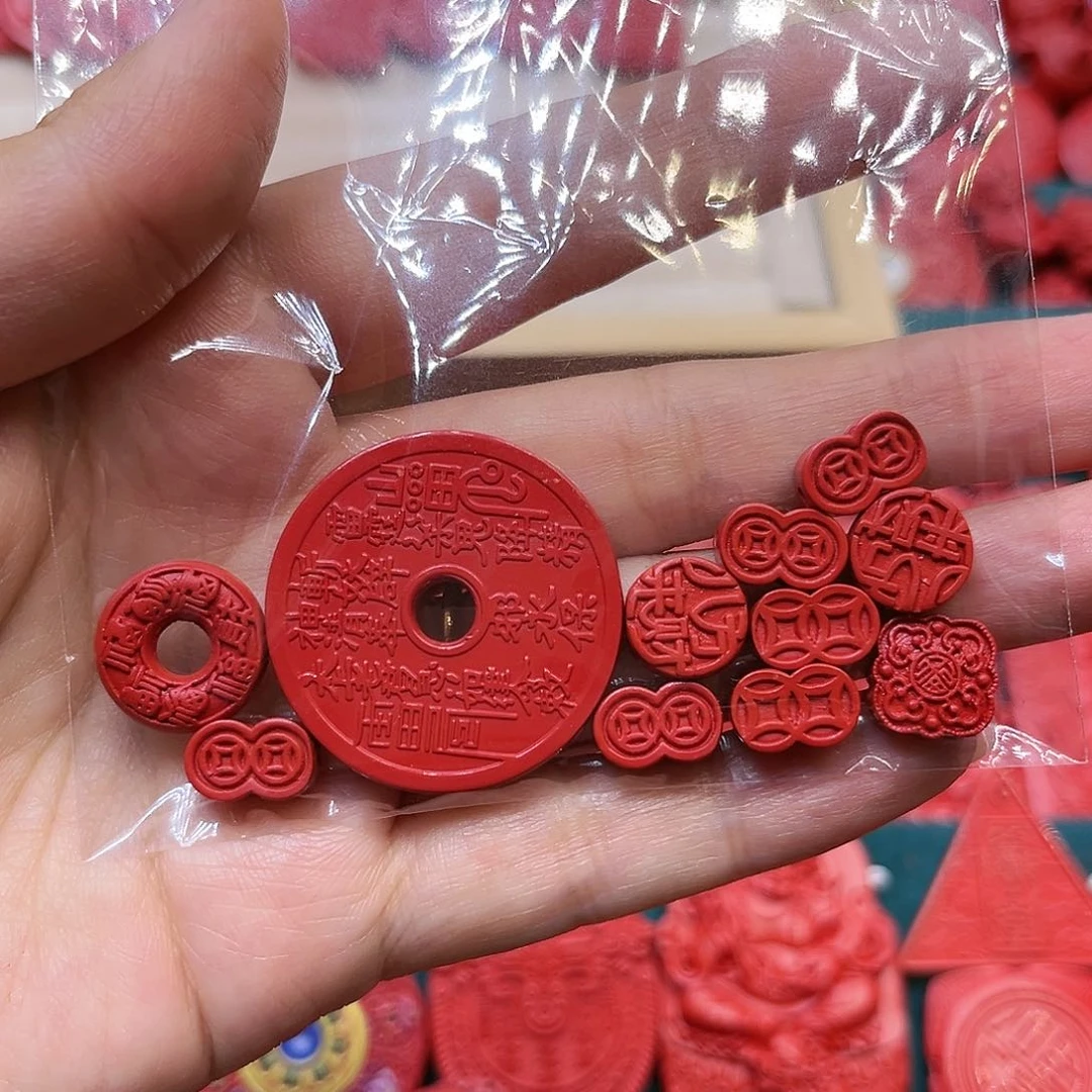 天然辰砂花钱一个，6个钱币