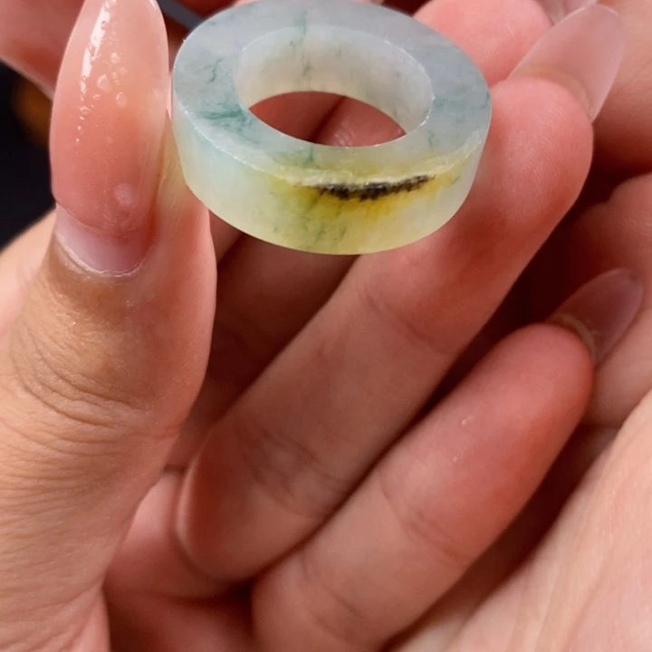 不***就翡翠未镶嵌戒指05