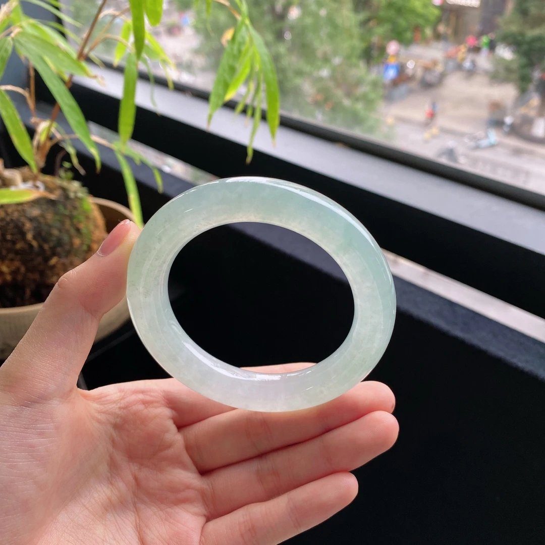 好色珠宝  圈口56缅甸老坑A货冰种晴水圆条女款翡翠手镯