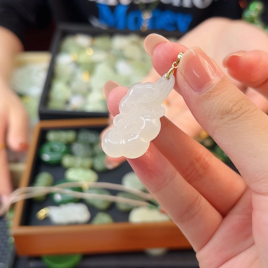 和田玉银S925镶嵌颈饰灵芝