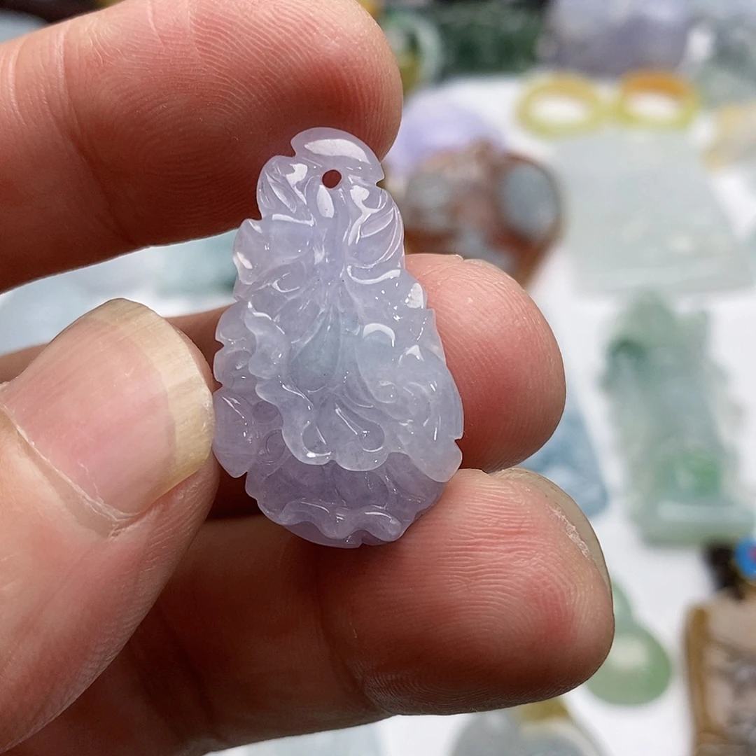 翡翠未镶嵌颈饰紫白菜