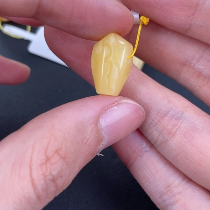 琥珀裸石未镶嵌天然28