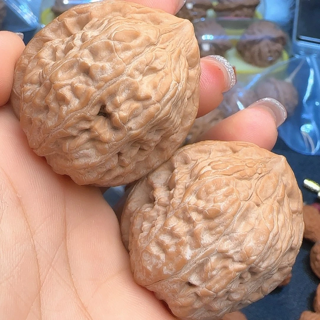 L***m吊坠文玩核桃39金钱豹➕打底