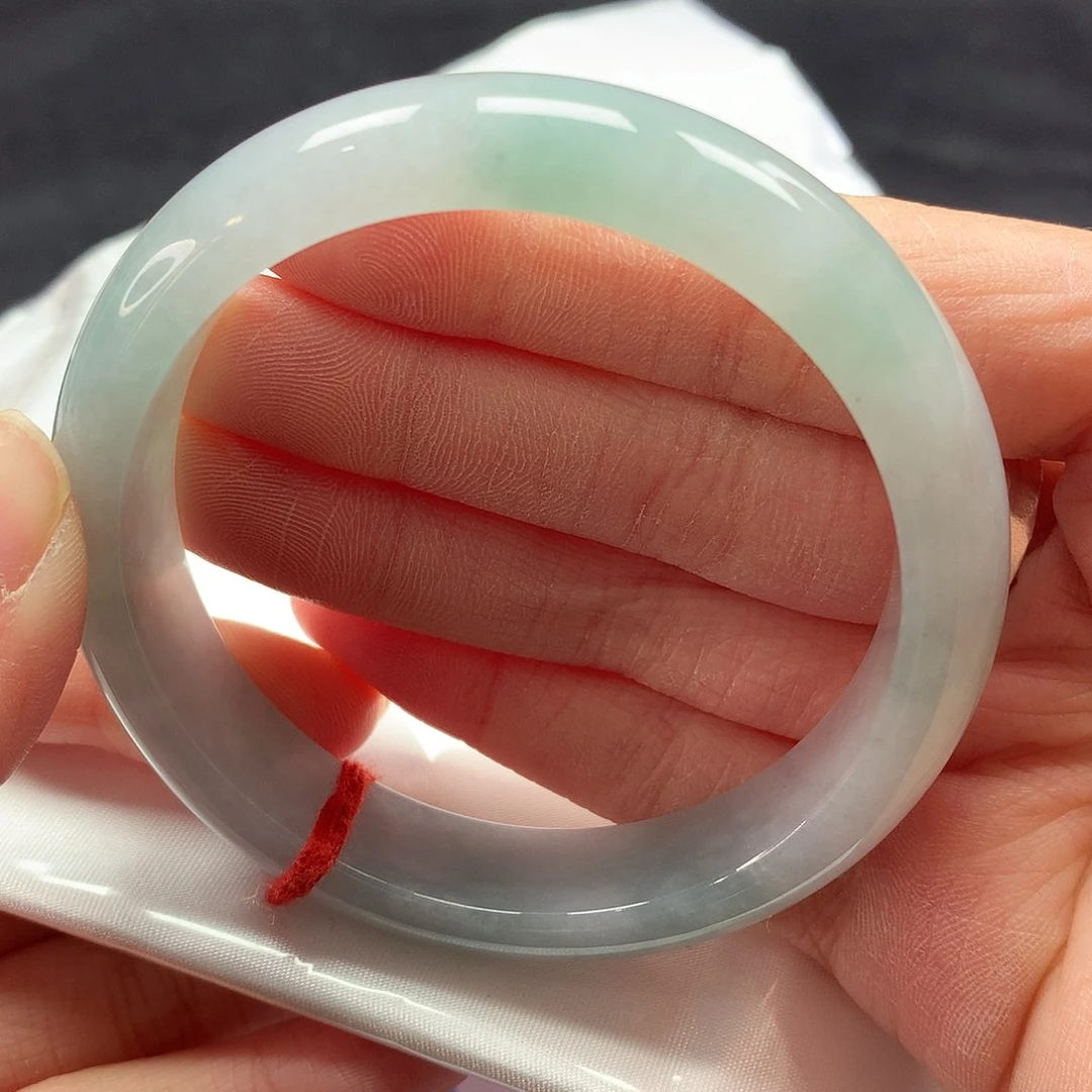 翡翠手镯未镶嵌58圈