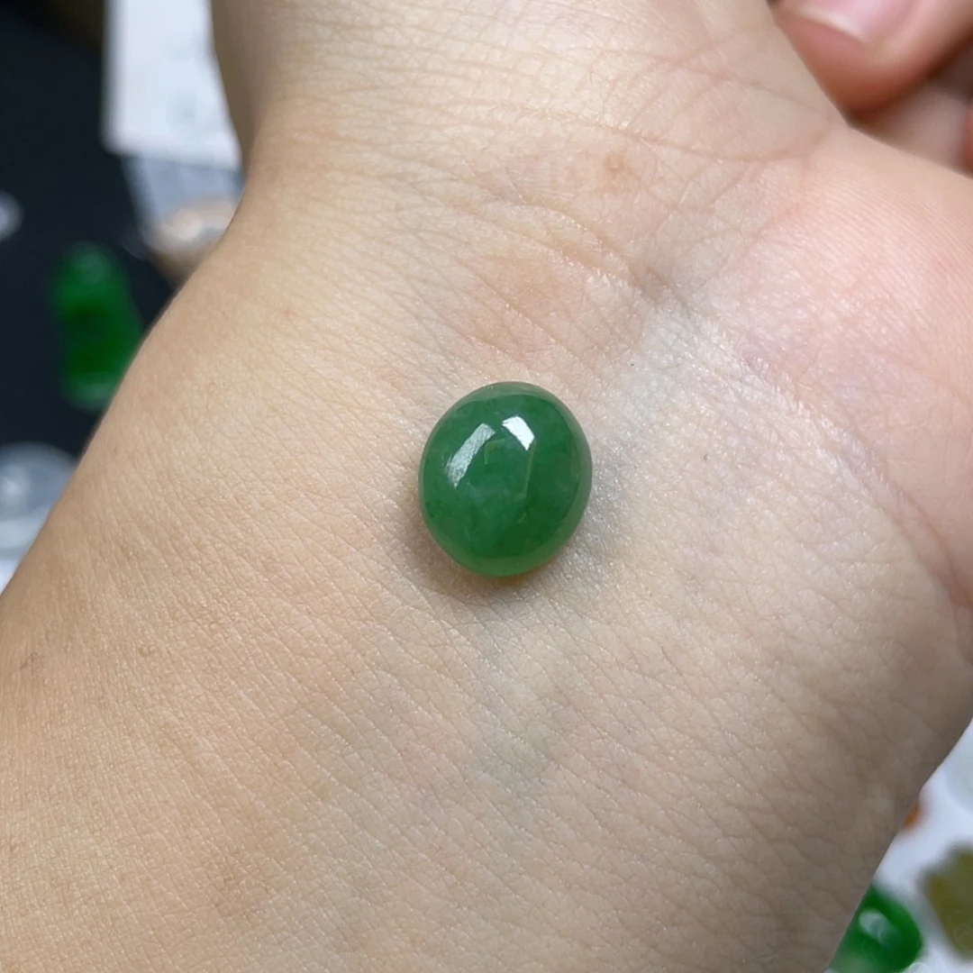 【闪购商品】颈饰未镶嵌翡翠蛋面
