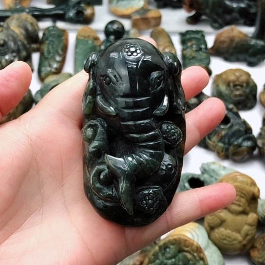 岫岩河磨玉（透闪石质玉）把件未镶嵌
