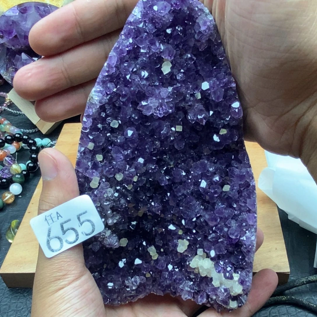 未镶嵌水晶大型摆件（非配饰）