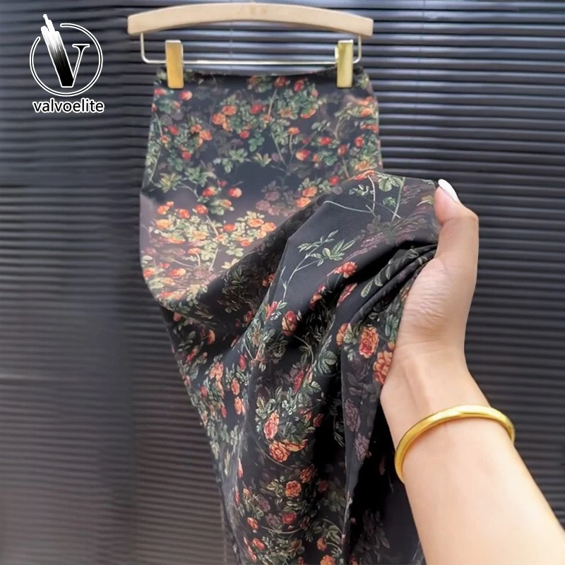 VALVOELITE时尚休闲高级感碎花气质直筒裙显瘦百碎花显瘦包臀半裙