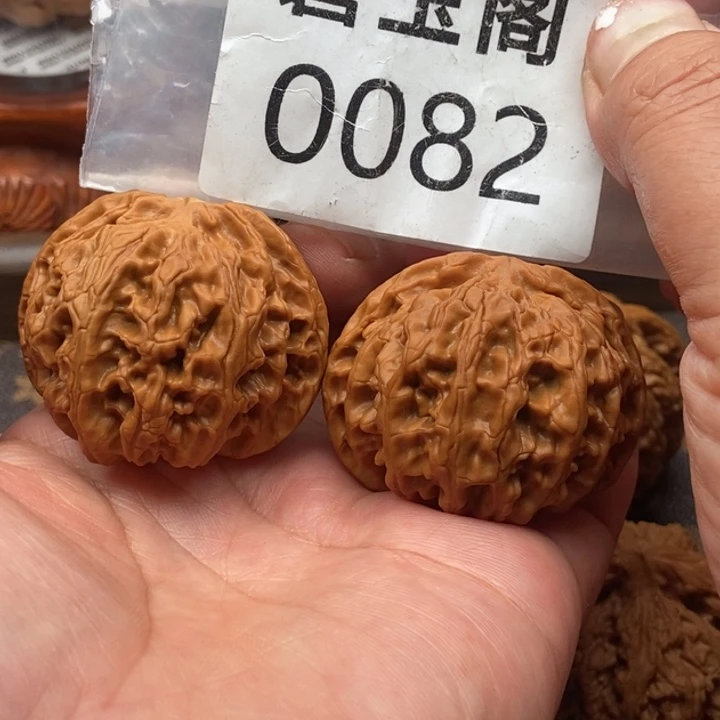 用***8文玩核桃吊坠苹果园全品44