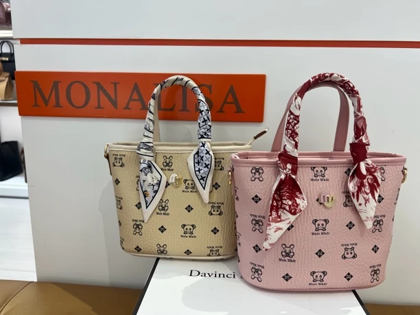 满印小熊休闲手提包包小众菜篮子包女包手提包斜挎包时尚可爱包包