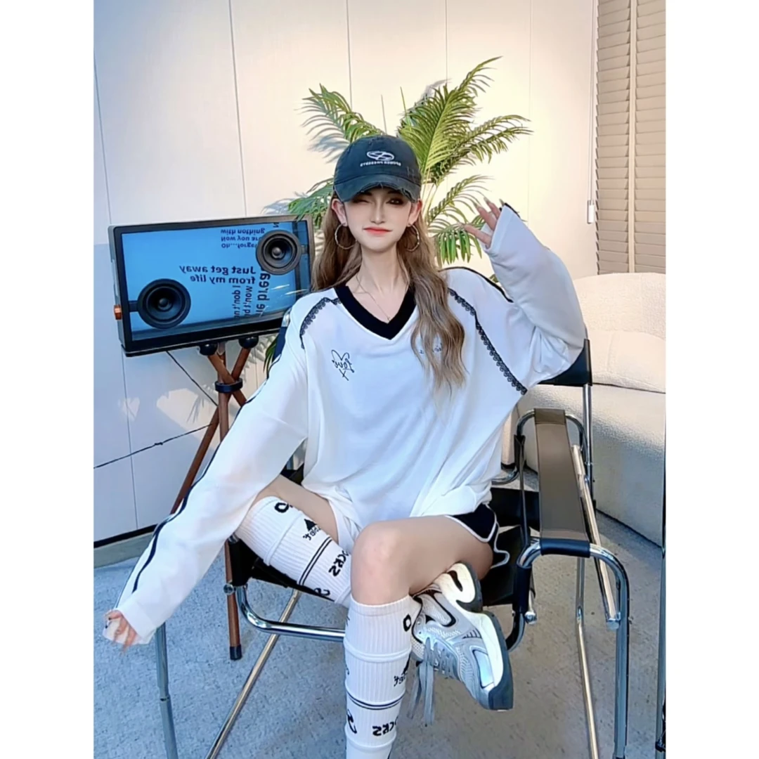 【INCC】2025夏季爆款旅游穿搭T恤显瘦宽松防晒设计师V领百搭设计~