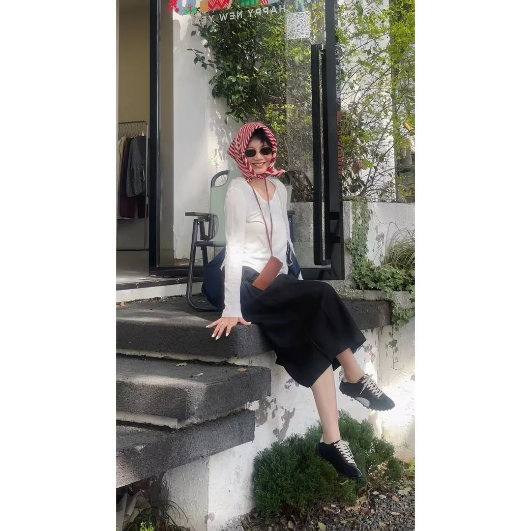 100棉V领打底 一片式剪裁轻薄V领T 自带凉感 巨舒服 W-050