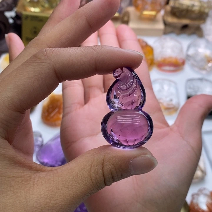 水晶颈饰未镶嵌秃**噜