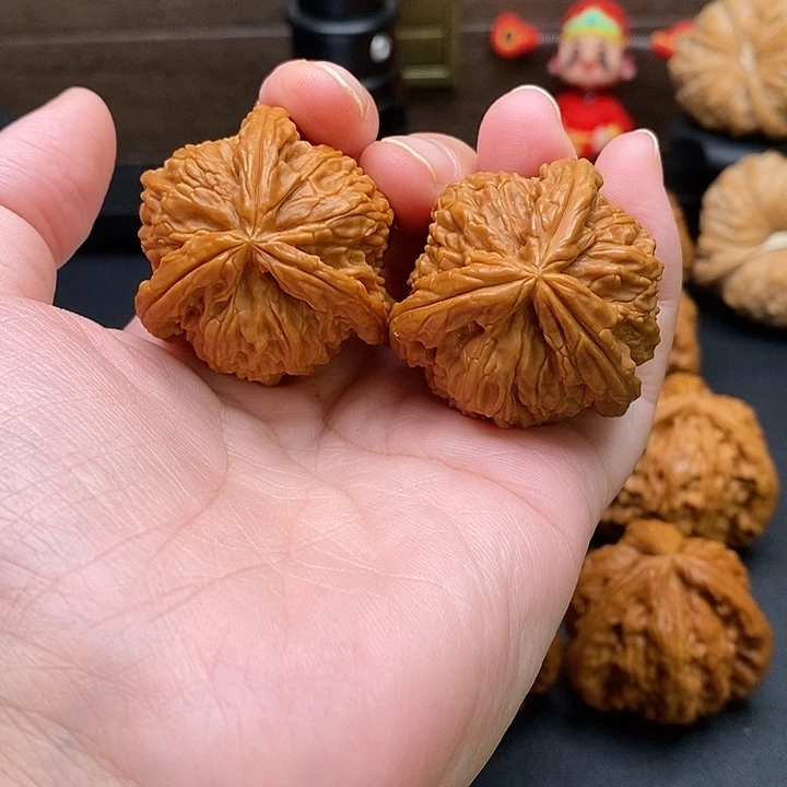 幽***枫文玩核桃把件白奔