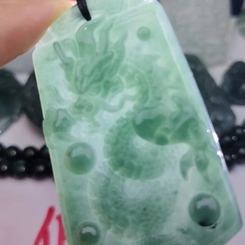 翡翠颈饰未镶嵌天然的A货翡翠多样发货