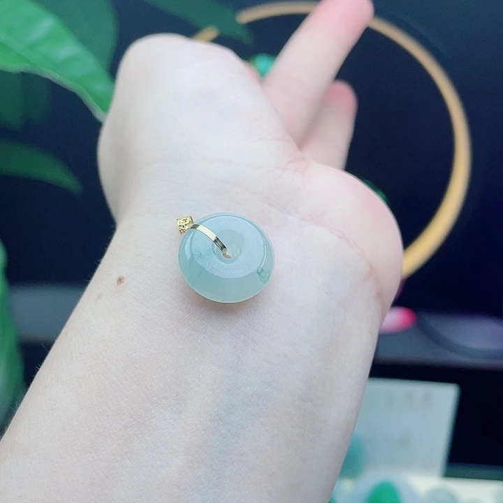 小***～翡翠未镶嵌颈饰959595599