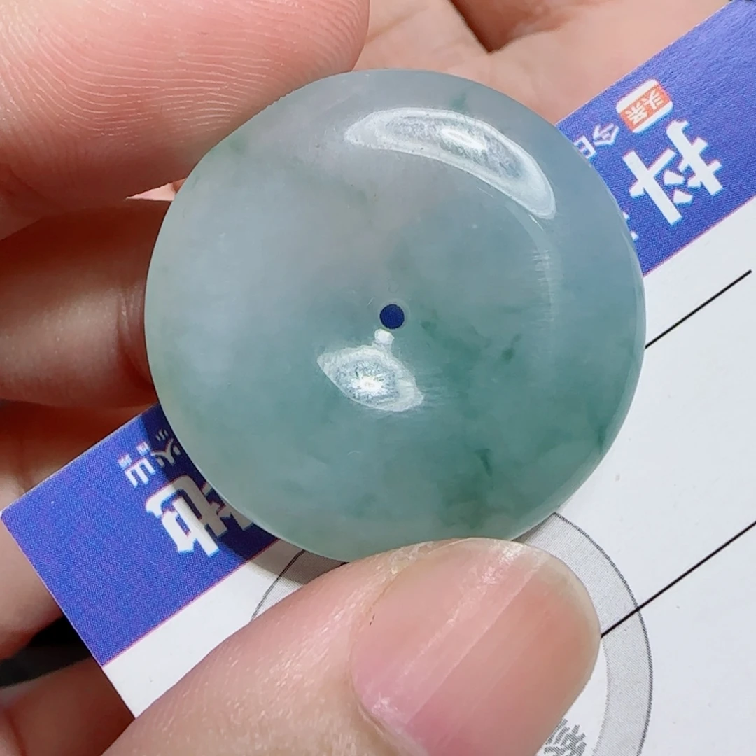 颈饰未镶嵌翡翠平安扣