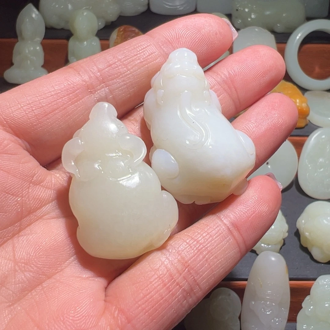 闺***组和田玉未镶嵌颈饰