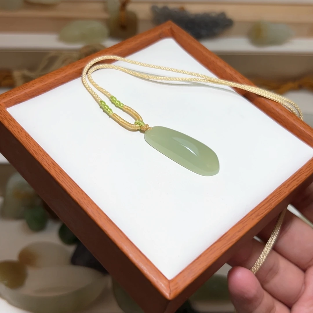 和田玉未镶嵌颈饰A****G