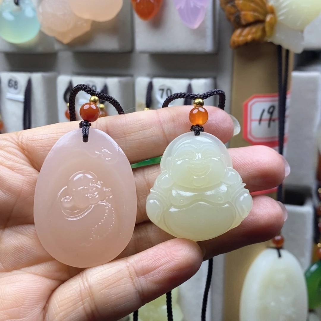 颈饰未镶嵌石英质玉（金丝玉）璀**生