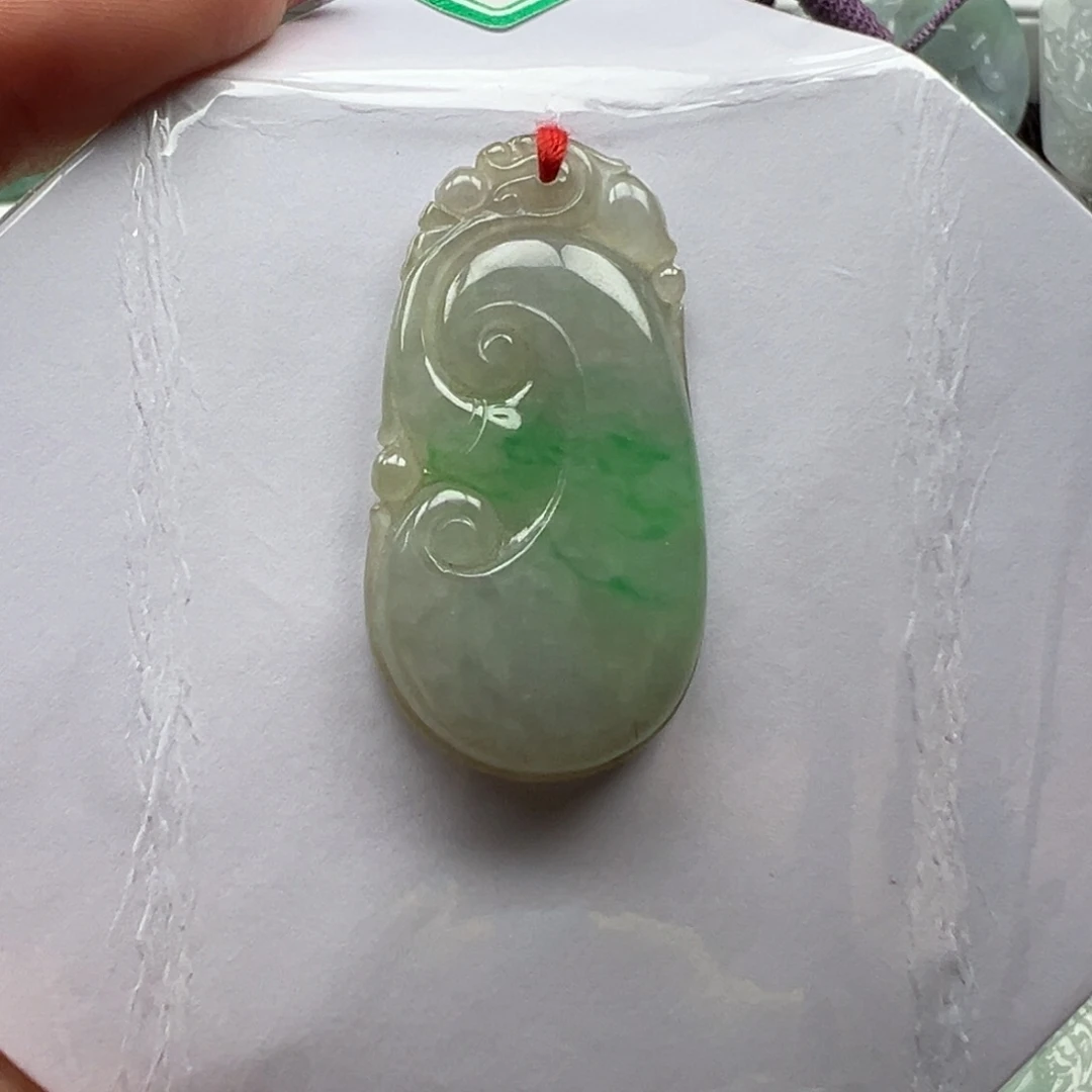 翡翠颈饰未镶嵌如意