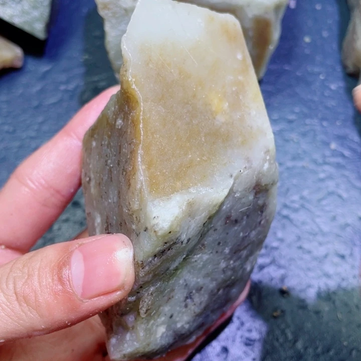 和田玉未镶嵌珠宝半成品