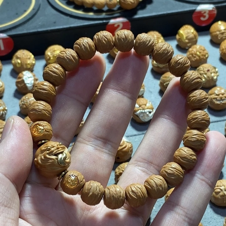 把件猴头核桃破茧