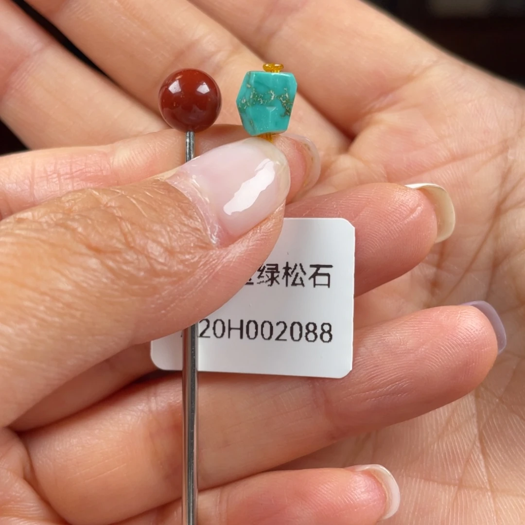 南红玛瑙未镶嵌颈饰金*