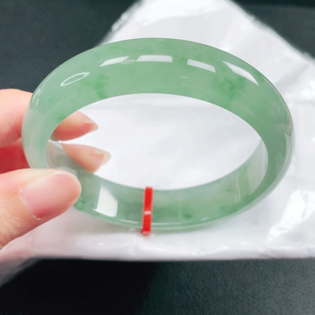 翡翠未镶嵌手镯56圈