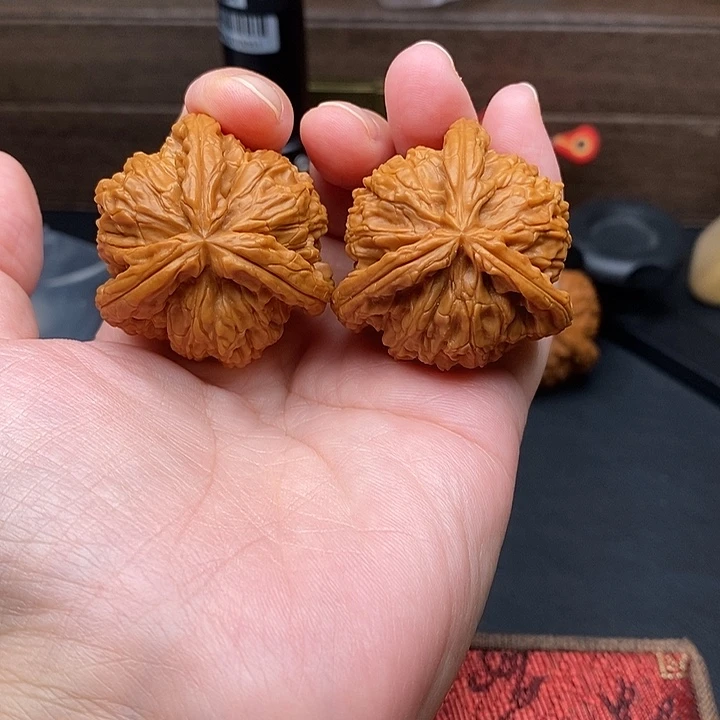 玉***哥把件文玩核桃白奔