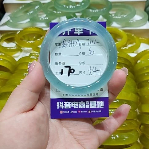 黑***a岫玉未镶嵌手镯岫玉未镶嵌手镯岫玉