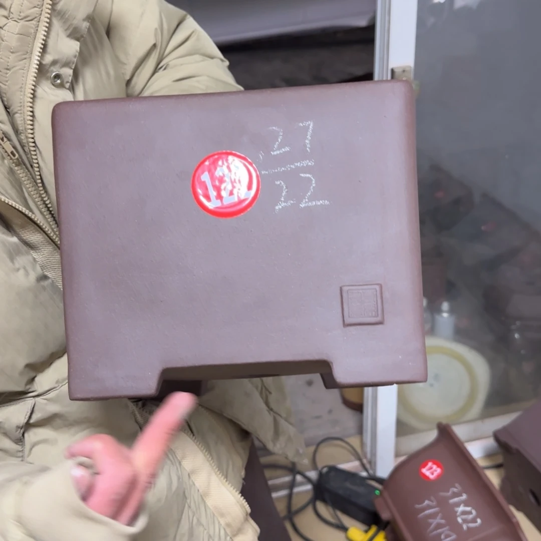 紫砂花盆呜呜呜呜