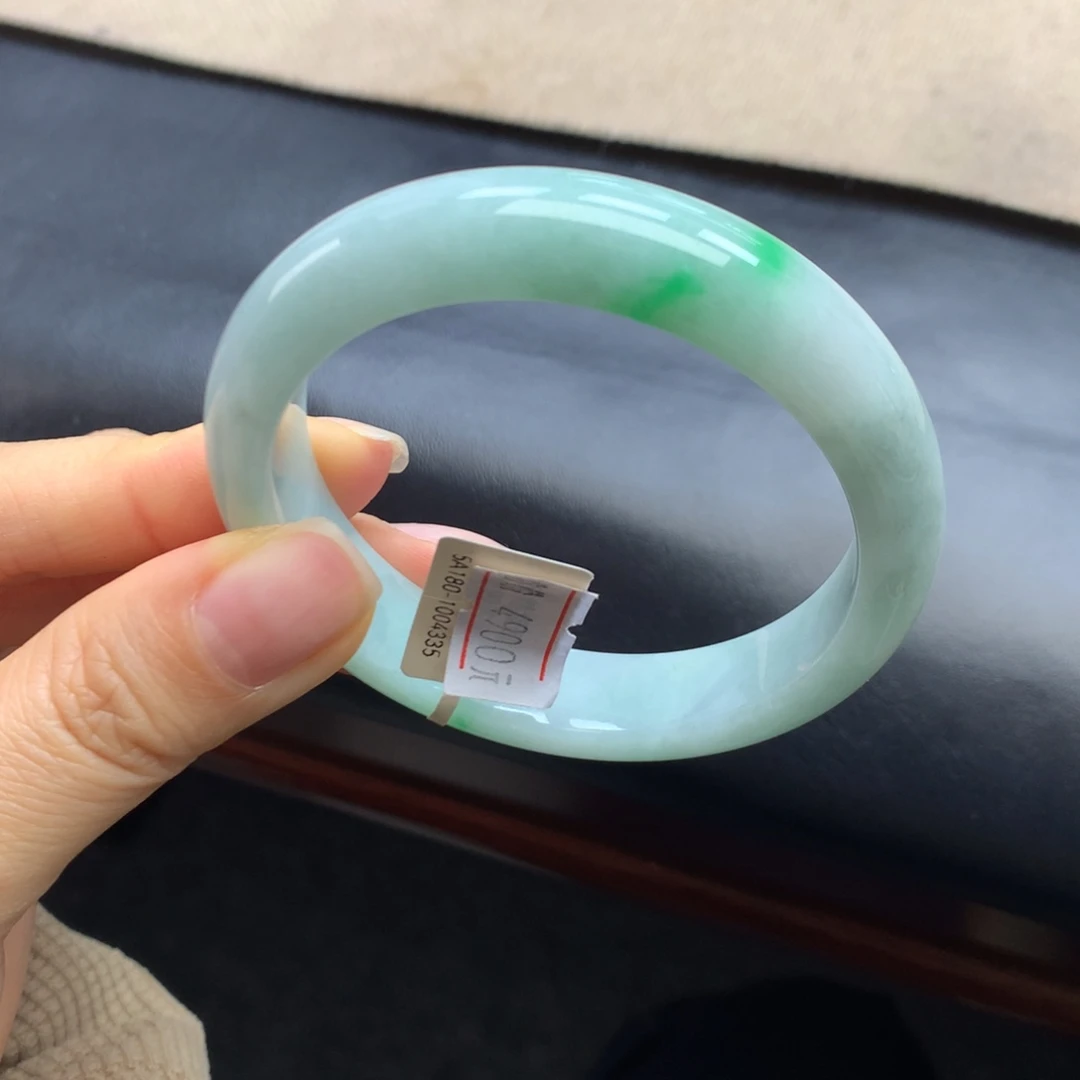 翡翠未镶嵌手镯白底青