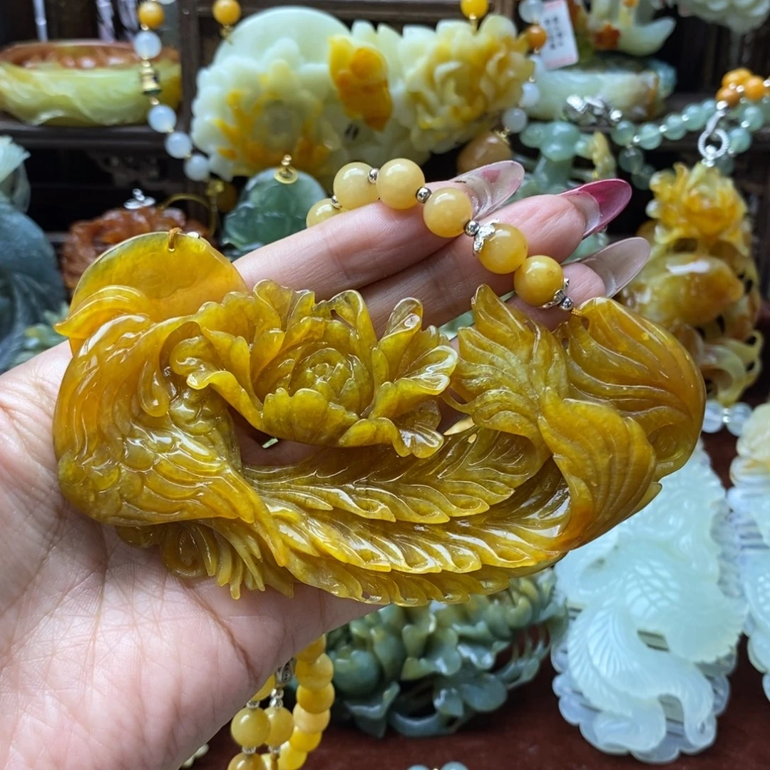 蛇纹石玉颈饰未镶嵌梅****）