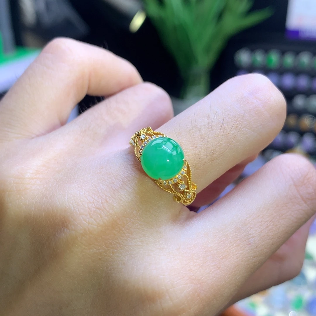 翡翠18K金镶嵌颈饰