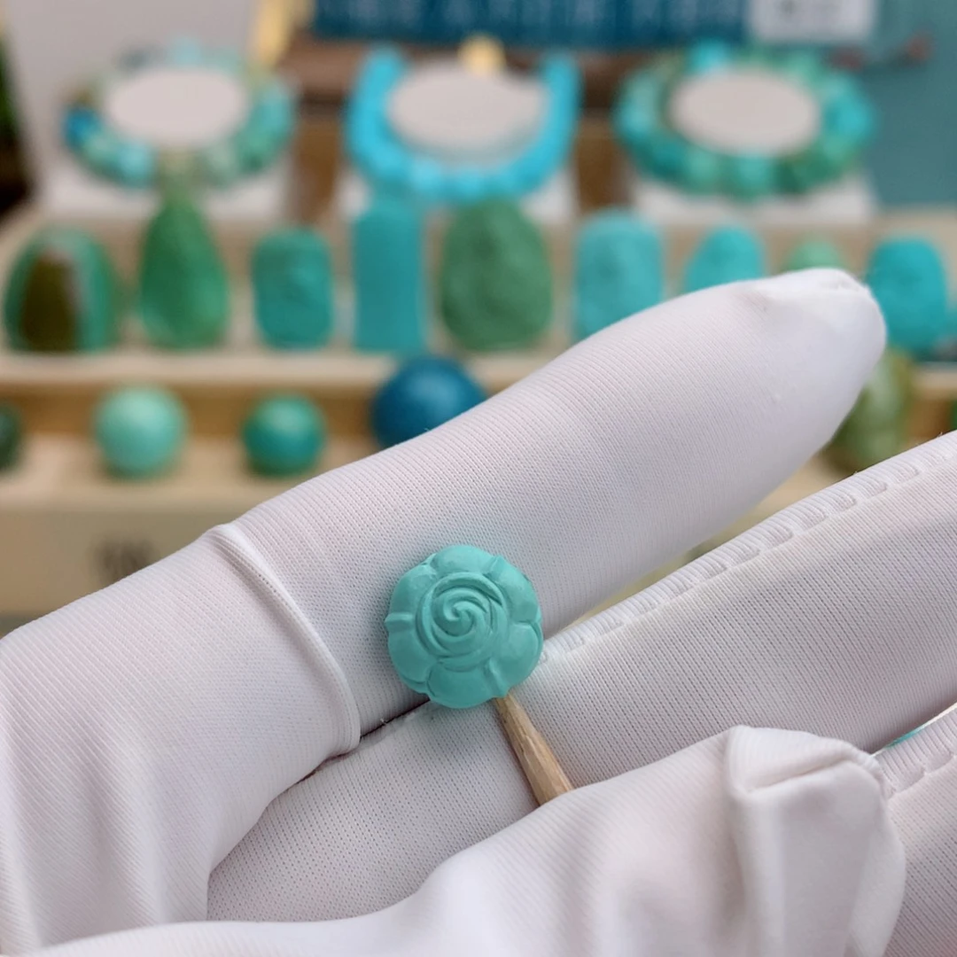 绿松石未镶嵌挂件